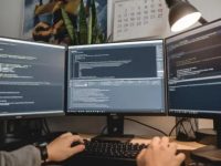 如何在多台香港服务器上执行远程命令