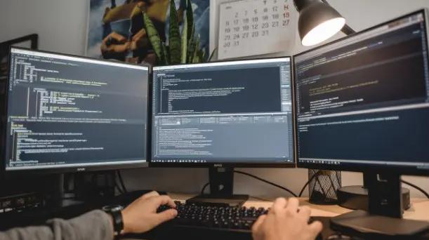 如何在多台香港服务器上执行远程命令