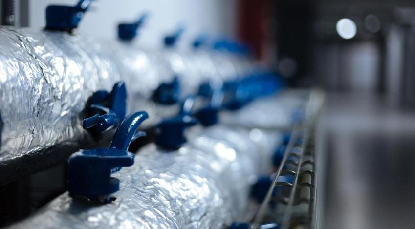 数据中心管道系统：冷却、效率与可持续性的指南