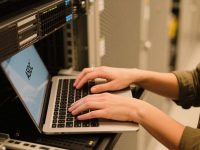 FFmpeg在香港高防服务器上的优化实践：如何通过多线程与硬件加速降低直播转码延迟？